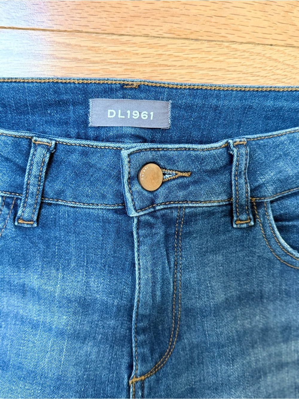 DL1961’s Emma low-rise skinny jeans - Picture 2 of 7